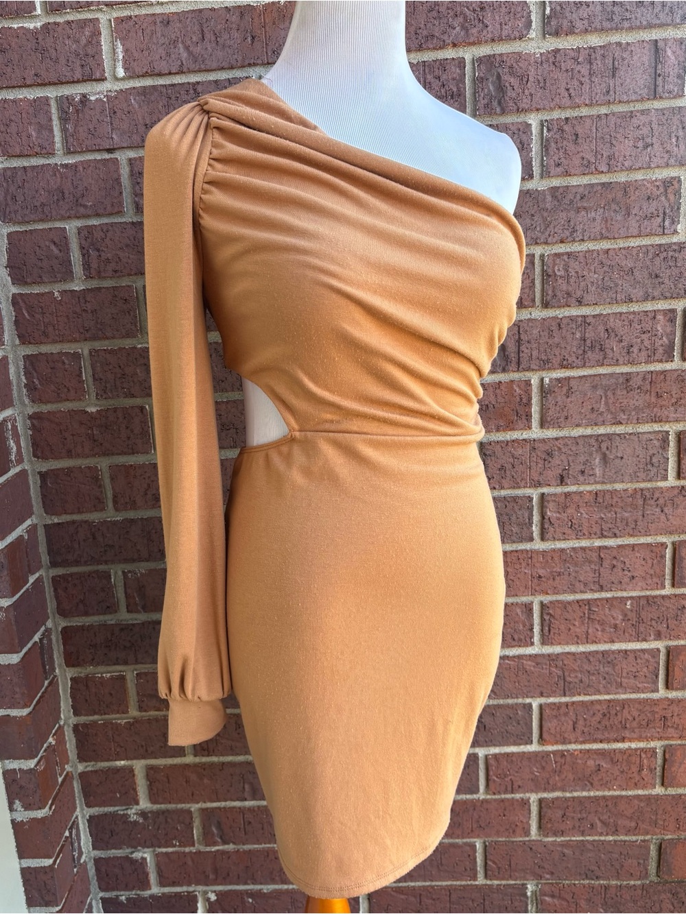 Lush One-Shoulder Cutout Bodycon Dress in Camel